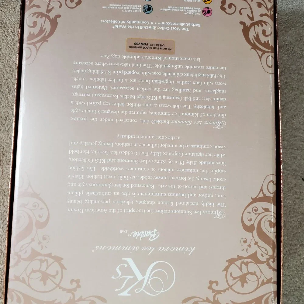 Kimora Lee Simmons Barbie Doll 2008 - Picture 4 of 7